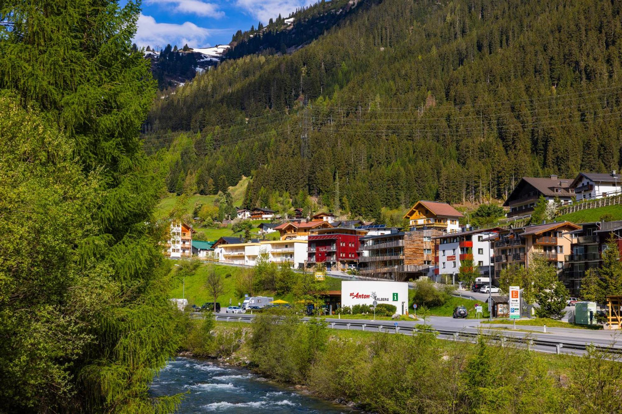 Haus Freunden Apartment Sankt Anton am Arlberg Bagian luar foto